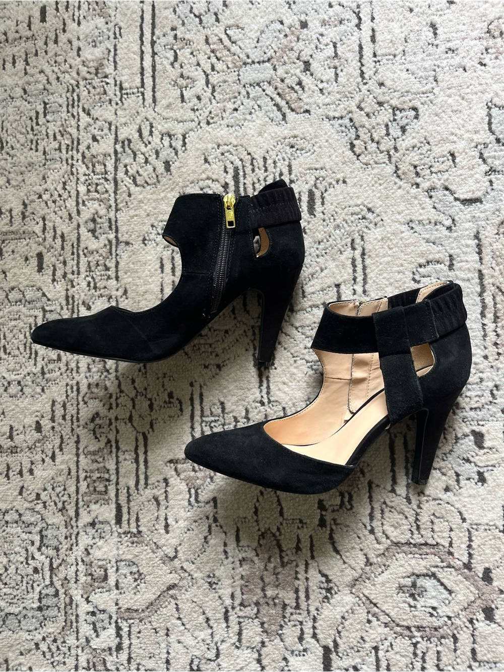 Nine West Beesley Black Suede Point Toe Ankle Strap Heels Pumps Size 7.5